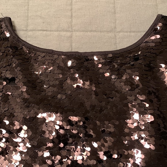 INOIS Sequined Scoop-Neck Tank Top - Picture 7 of 13